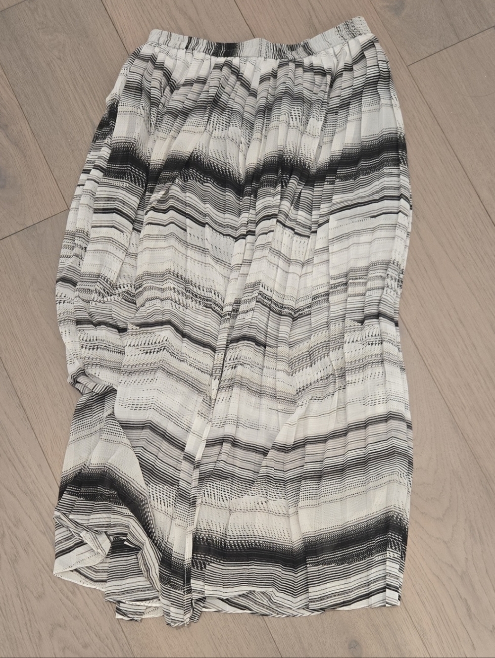 Club Monaco Black and White Striped Midi Pleated Skirt
